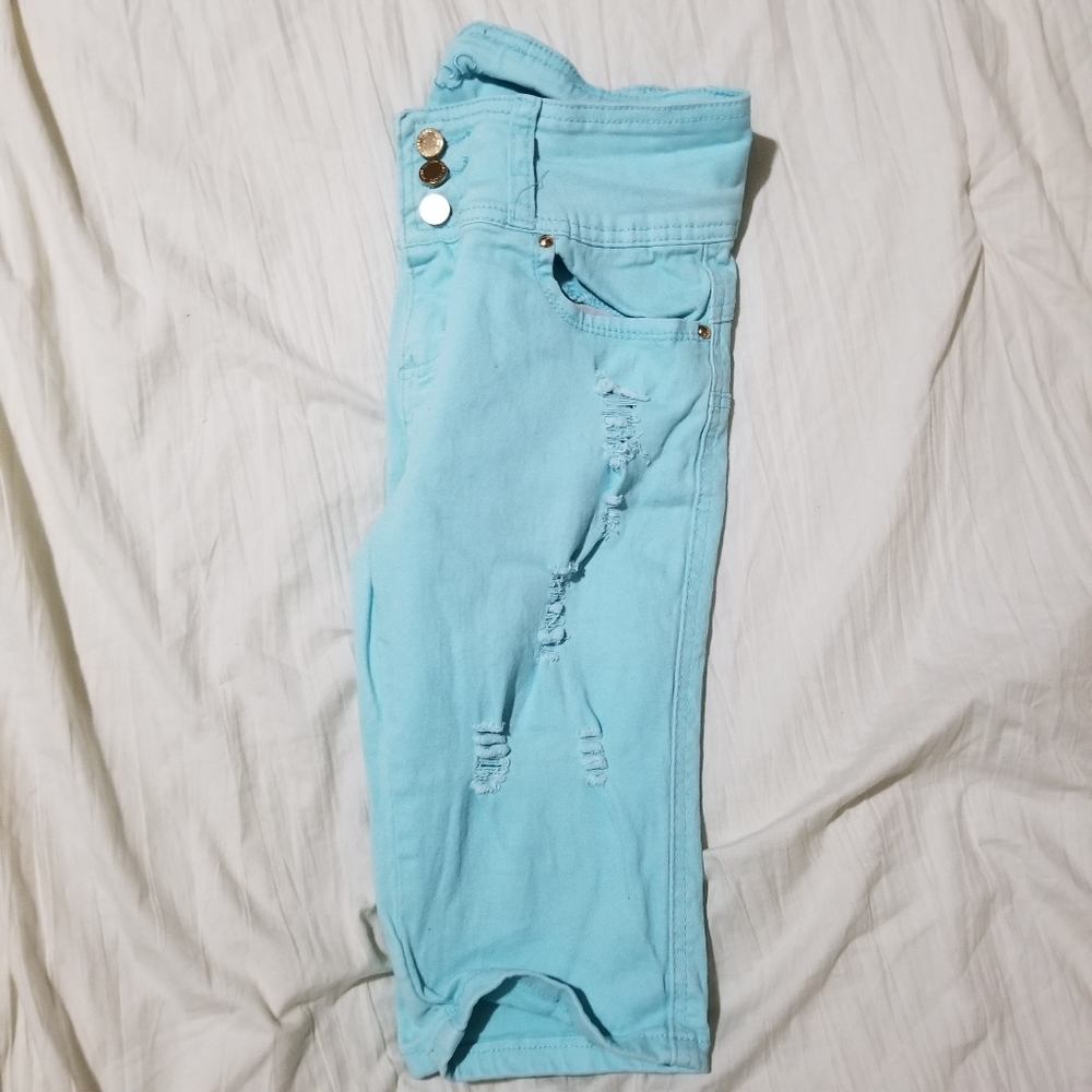 Shorts - Picture 2 of 4